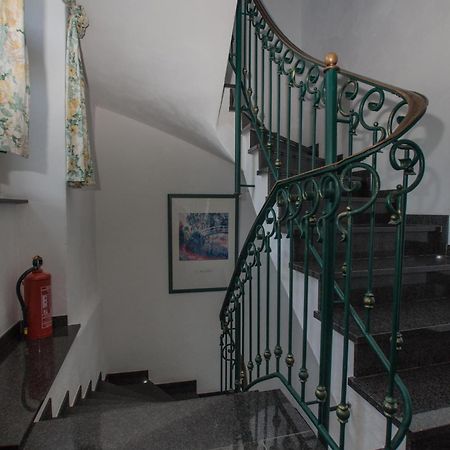 Moselland Hotel Im Enderttal Zum Onkel Willi Cochem Bagian luar foto