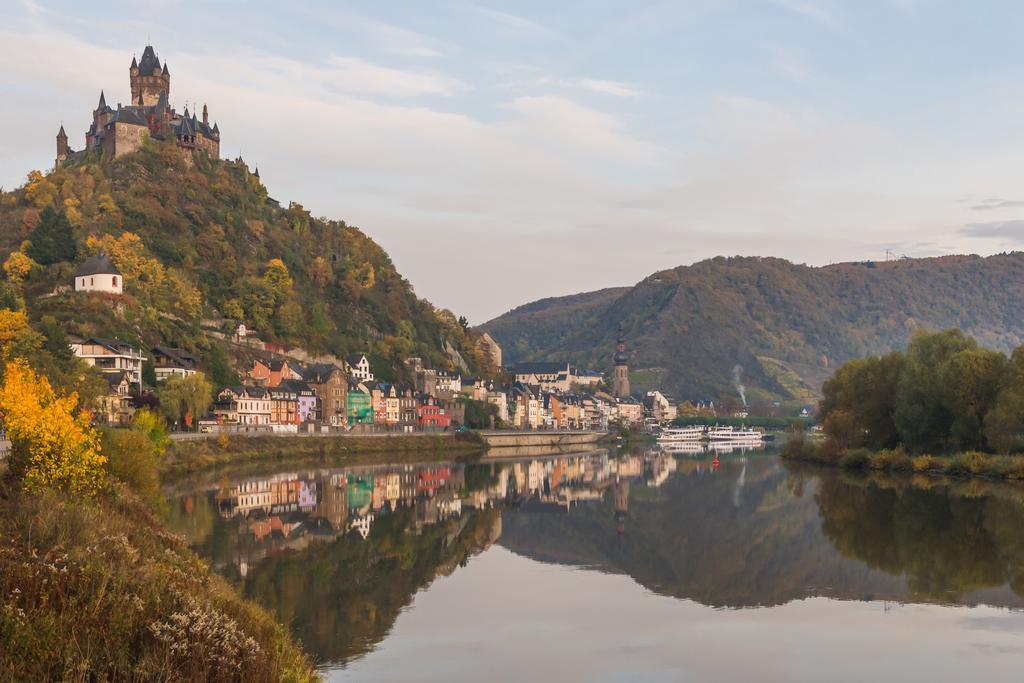 Moselland Hotel Im Enderttal Zum Onkel Willi Cochem Bagian luar foto