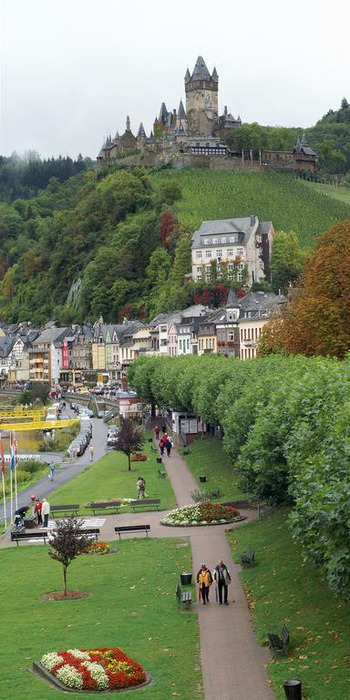 Moselland Hotel Im Enderttal Zum Onkel Willi Cochem Bagian luar foto